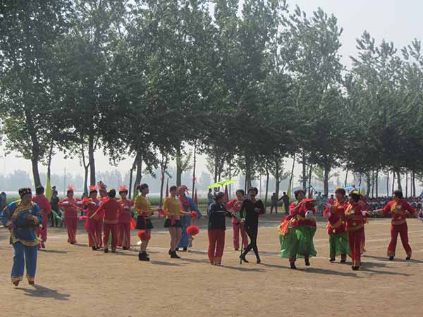 亮星小學(xué)2015年春季運(yùn)動(dòng)會(huì)