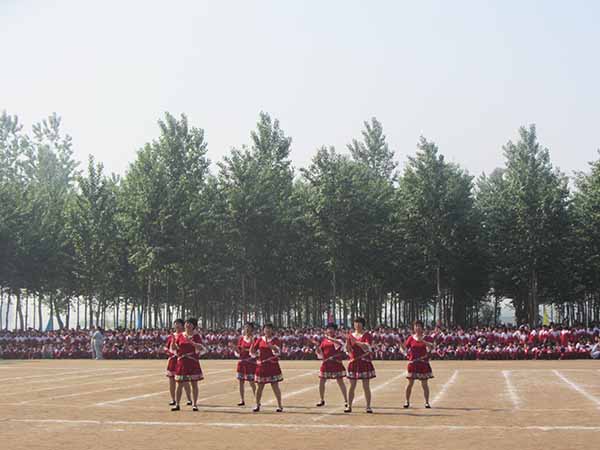亮星小學(xué)2015年春季運(yùn)動(dòng)會(huì)